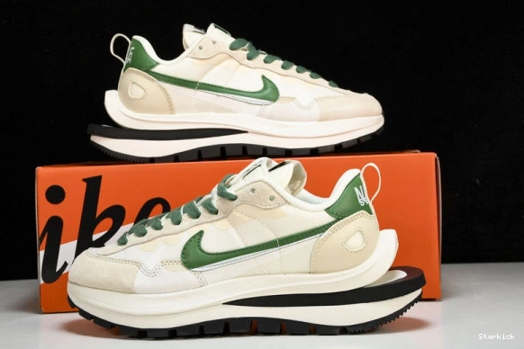 sacai White Vaporwaffle DD1875-102 Nike Green 0708